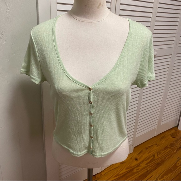 Me to We PacSun NWT Snap T-shirt L - Picture 1 of 3